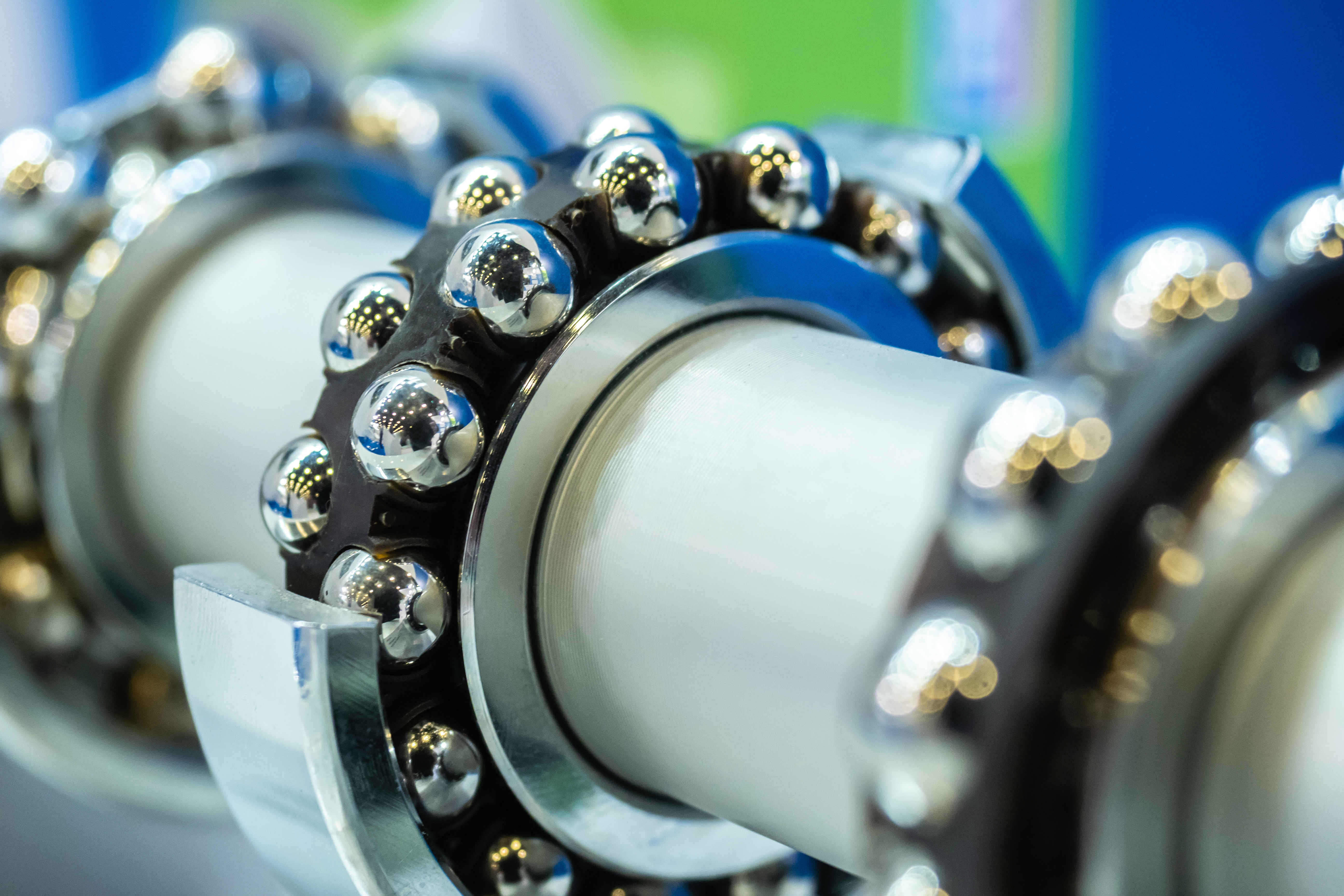 Three guiding methods of the bearing cage