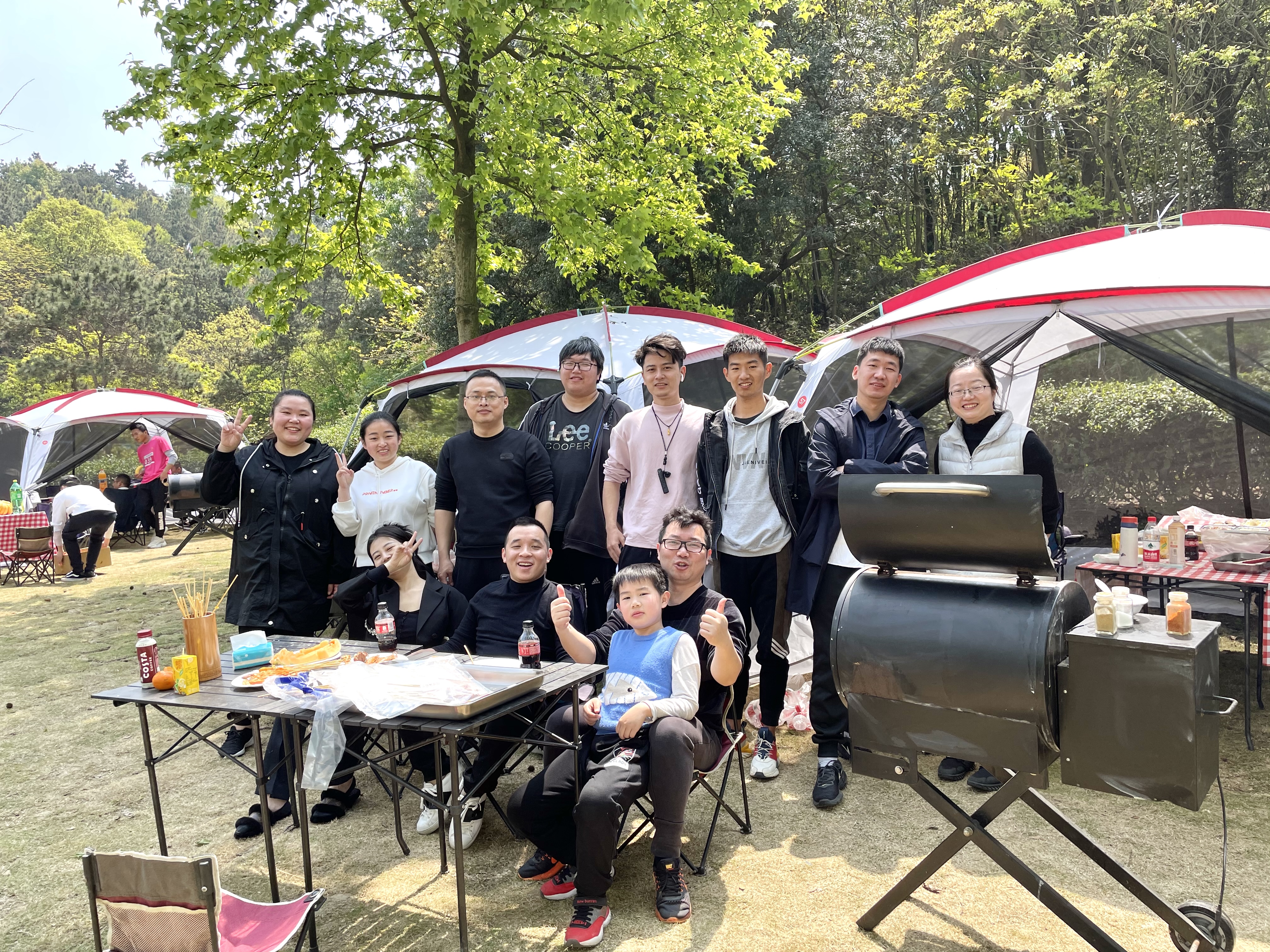 Warmth in Zhongtian, Joining Forces to Move Forward Together